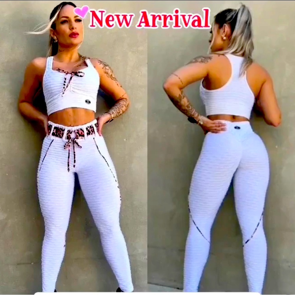 Tight white leggings